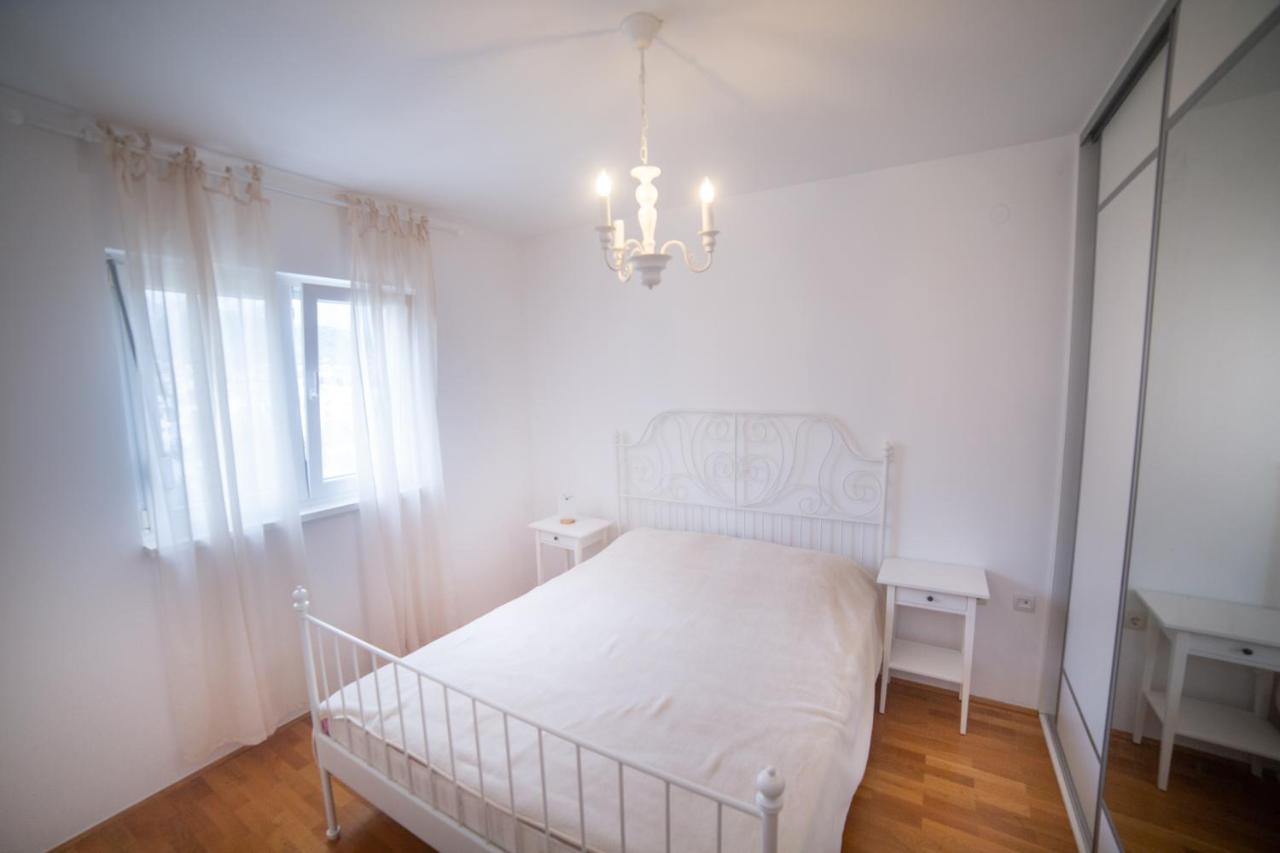 Apartment Plamenatz بار المظهر الخارجي الصورة